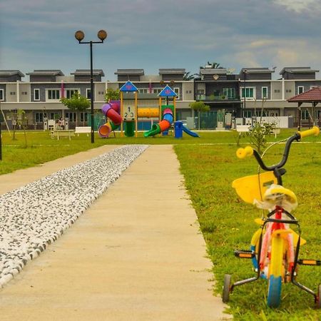 Setia Home Sitiawan Ktv 12+4 Pax Ngoại thất bức ảnh